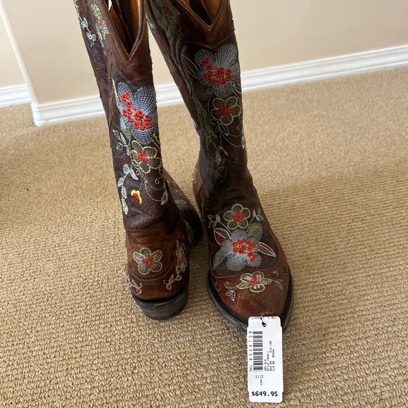 Old Gringo Cowboy Boots. Worn once. Brown with multi color stitching. Size 8 - Picture 4 of 6